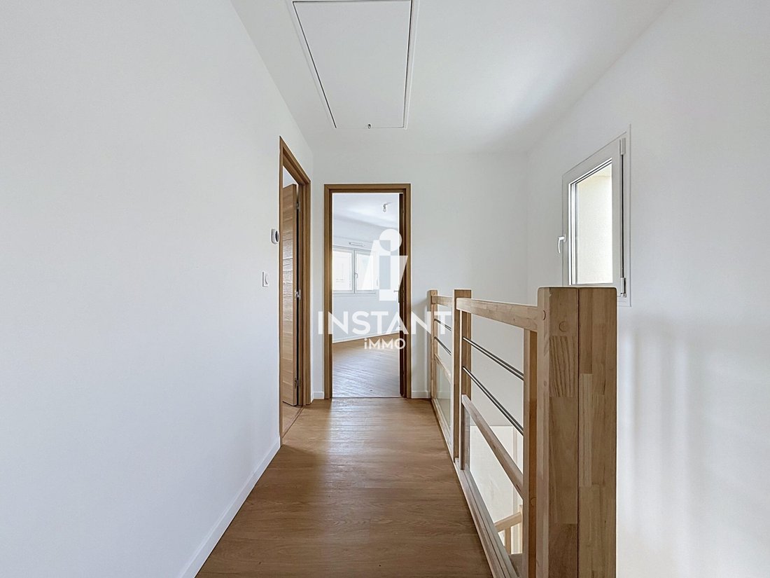 House in Neuilly-Plaisance, Ile-de-France, France 4 - 18323659