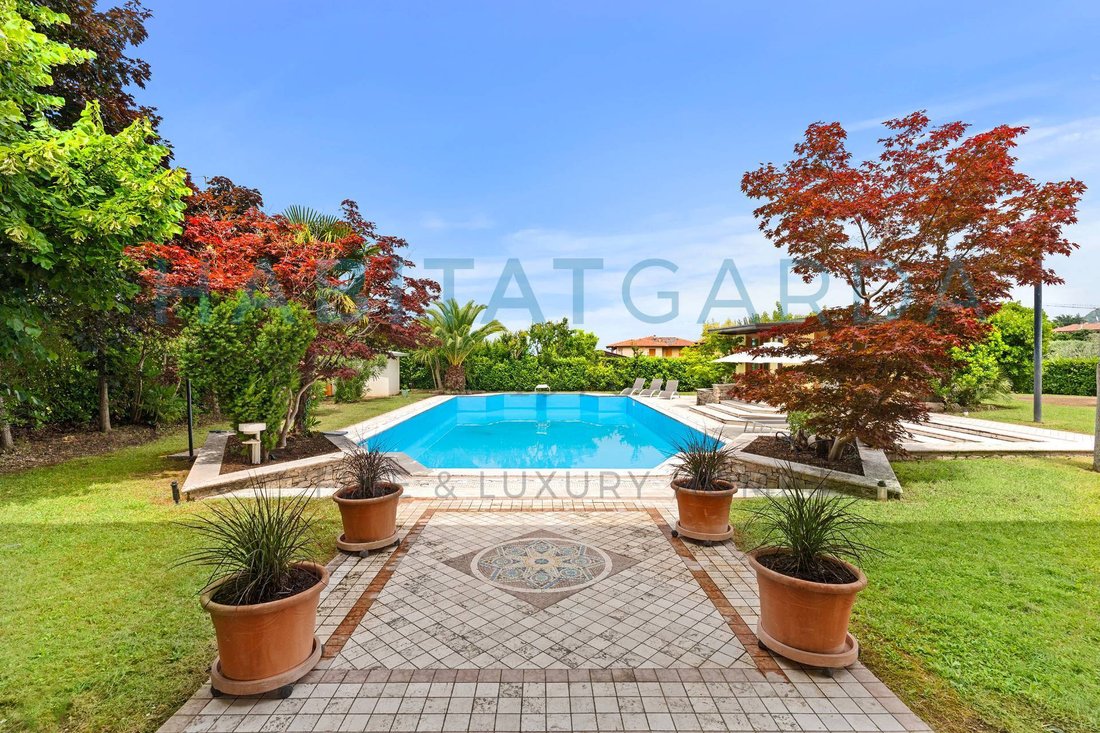 Villa in Manerba del Garda, Lombardy, Italy 4 - 18323455