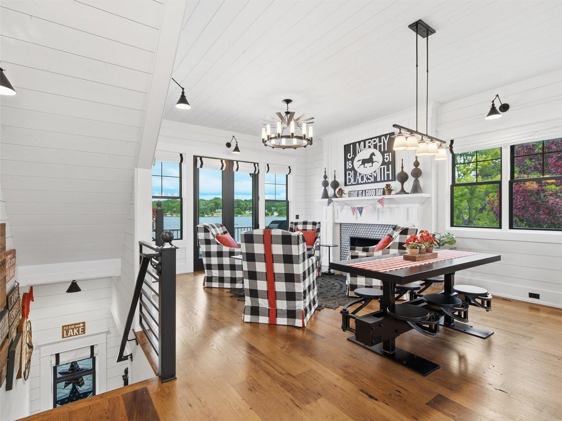 House in SPRINGFLD Township, Michigan, United States 5 - 18323514