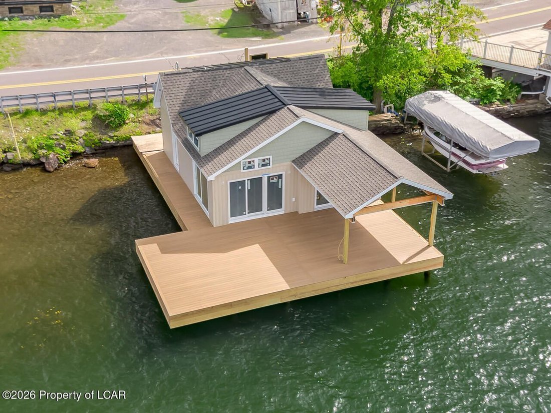 House in Harveys Lake, Pennsylvania, United States 1 - 18323487