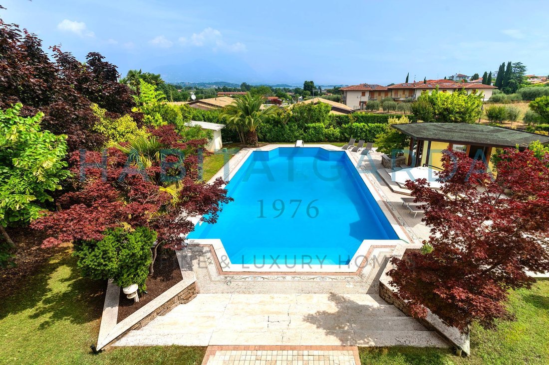 Villa in Manerba del Garda, Lombardy, Italy 3 - 18323455