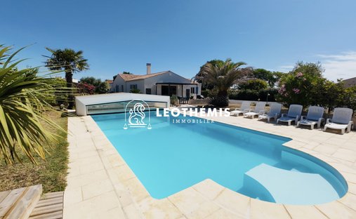 House in Bourcefranc-le-Chapus, Nouvelle-Aquitaine, France 1
