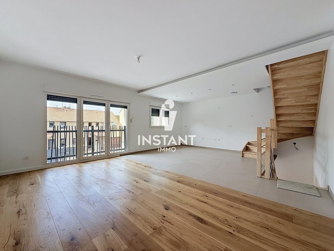 House in Neuilly-Plaisance, Ile-de-France, France 4 - 18323653