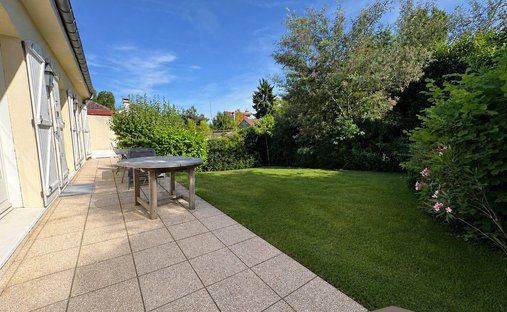 House in Wallon, Le Plessis-Robinson, France 1