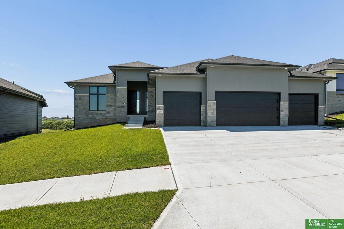 House in Bennington, Nebraska, United States 1 - 17670501