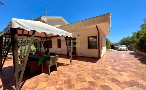 Villa in Castellammare del Golfo, Sizilien, Italien 1