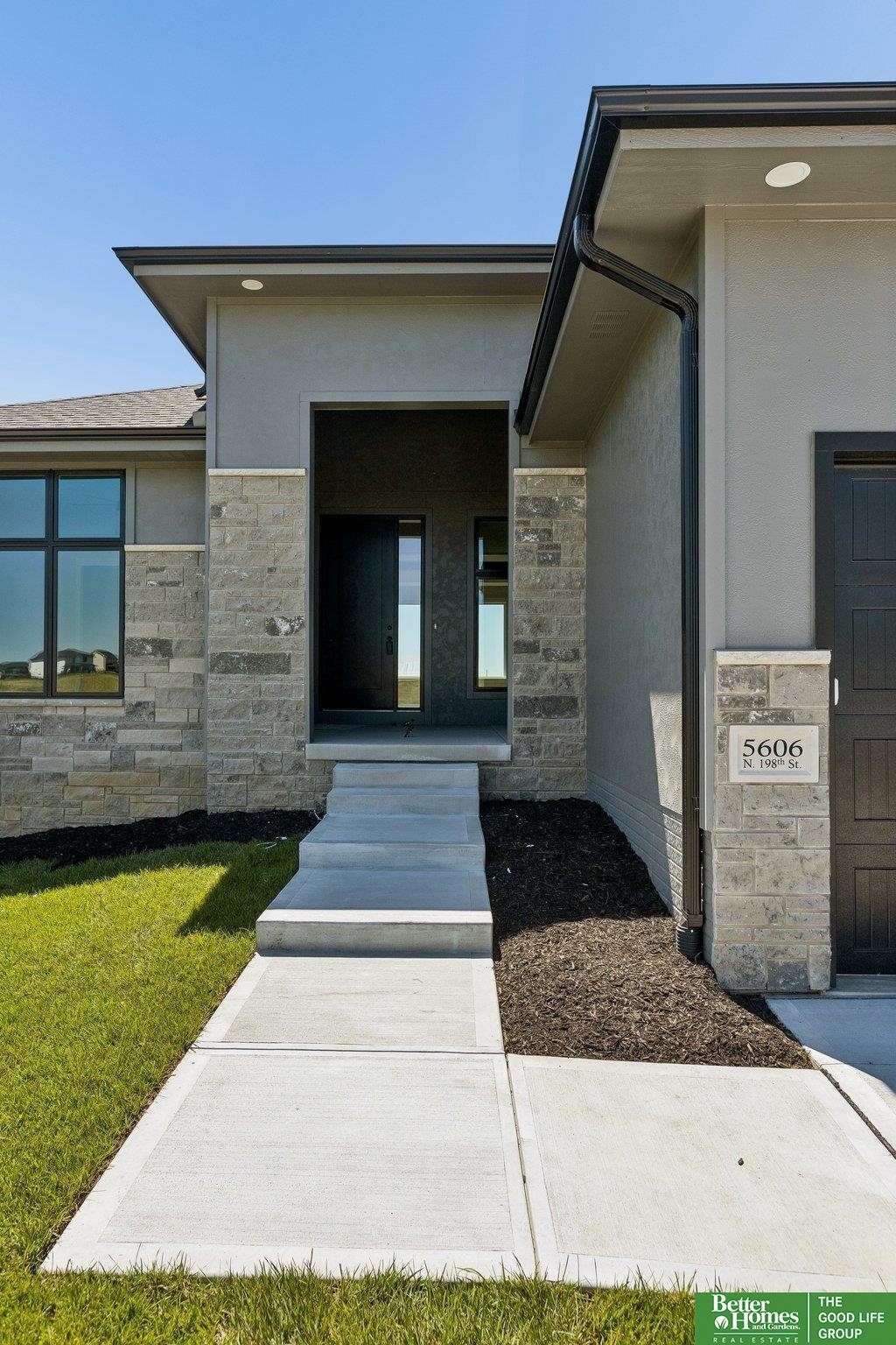 House in Bennington, Nebraska, United States 4 - 17670501