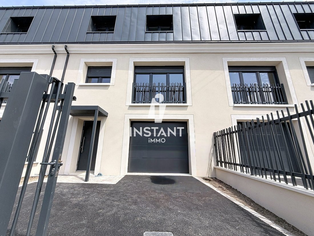 House in Neuilly-Plaisance, Ile-de-France, France 1 - 18323653