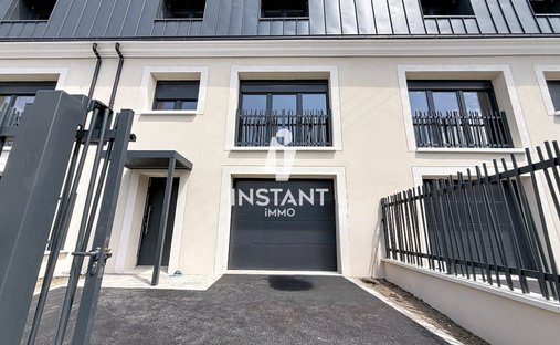 House in Neuilly-Plaisance, Ile-de-France, France 1