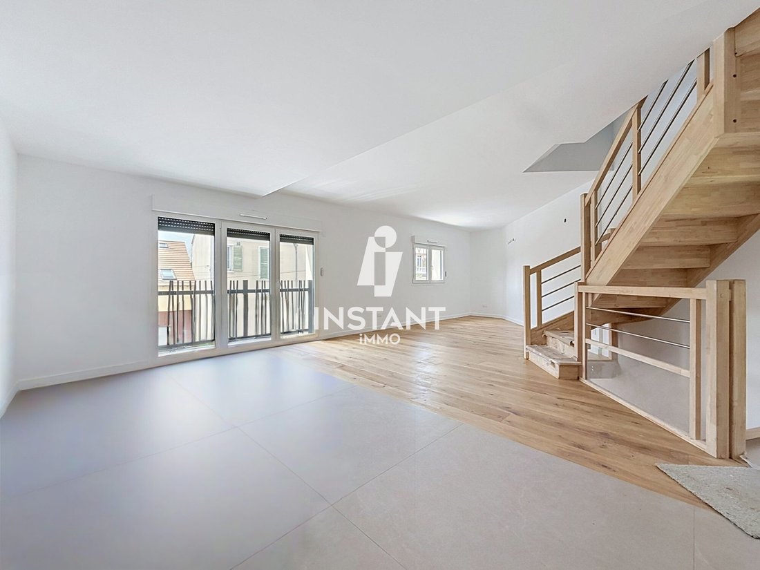 House in Neuilly-Plaisance, Ile-de-France, France 2 - 18323659