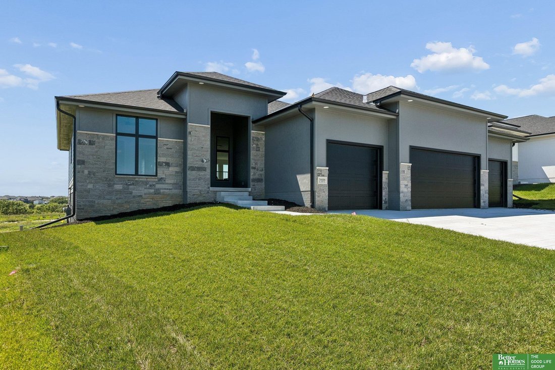 House in Bennington, Nebraska, United States 3 - 17670501