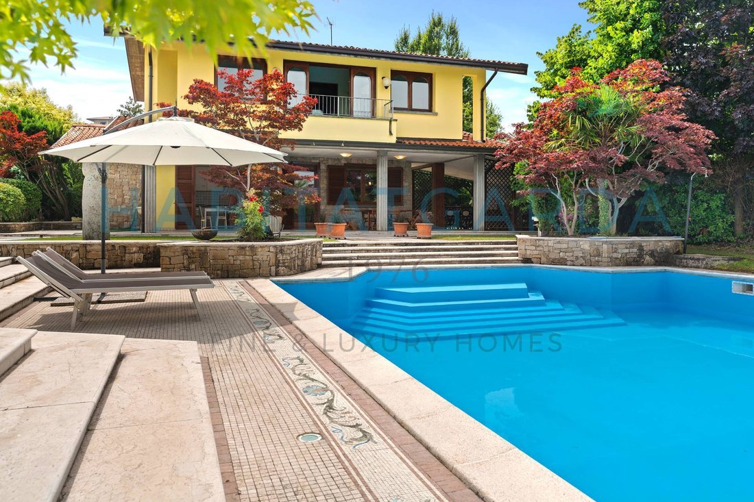Villa in Manerba del Garda, Lombardy, Italy 5 - 18323455