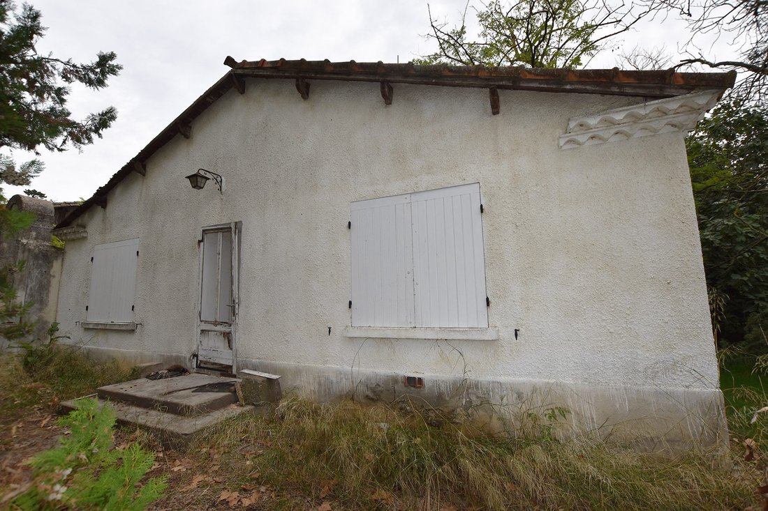 Country House in Vergèze, Occitania, France 4 - 18323753