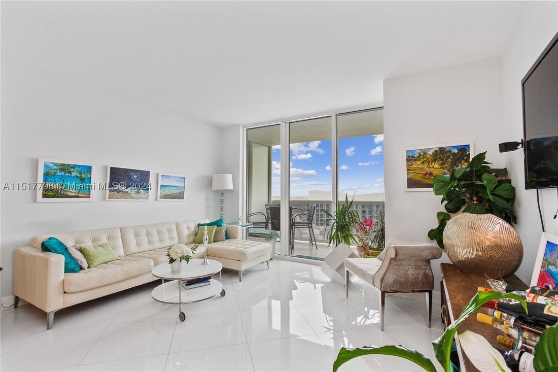 House in Hallandale Beach, Florida, United States 4 - 13760007