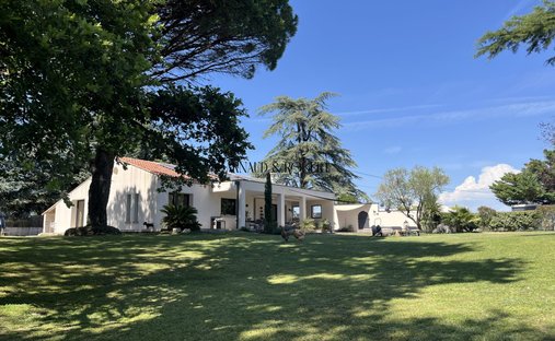 Villa en Allan, Auvernia-Ródano-Alpes, Francia 1