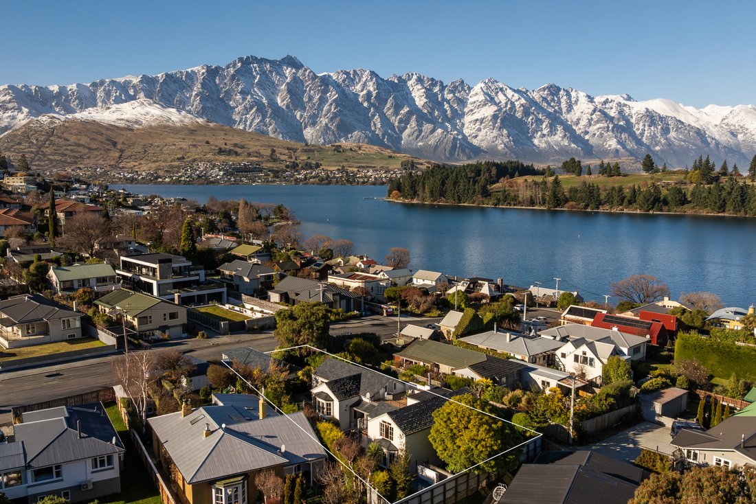 House in Queenstown, Otago, New Zealand 1 - 18323581