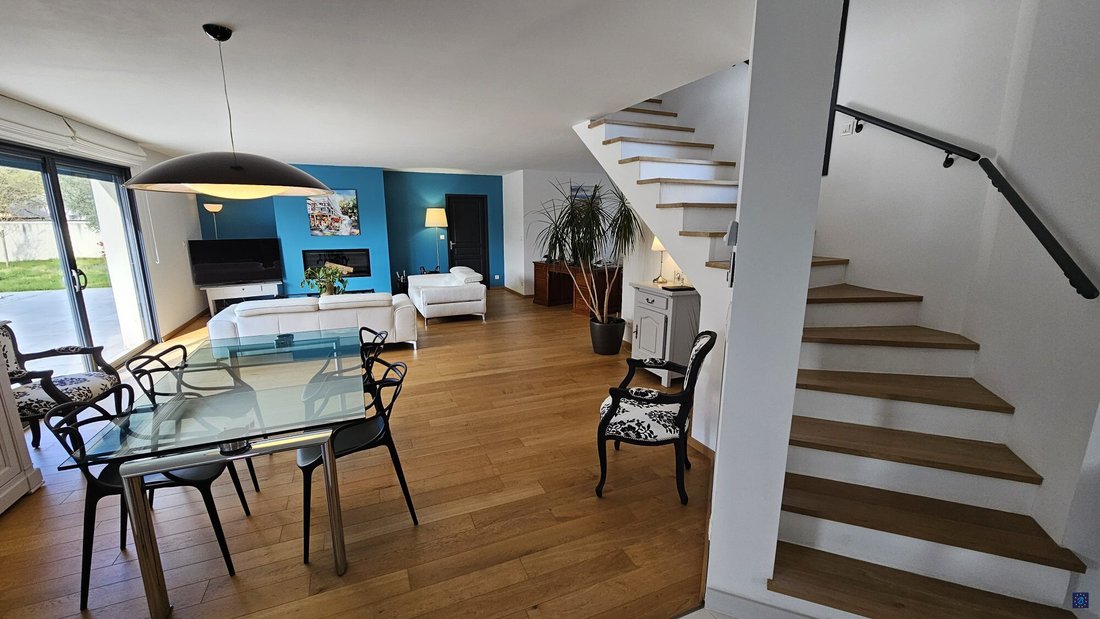 Villa in Les Mathes, Nouvelle-Aquitaine, France 2 - 18323684