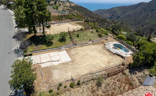 Land in Los Angeles, California, United States 1