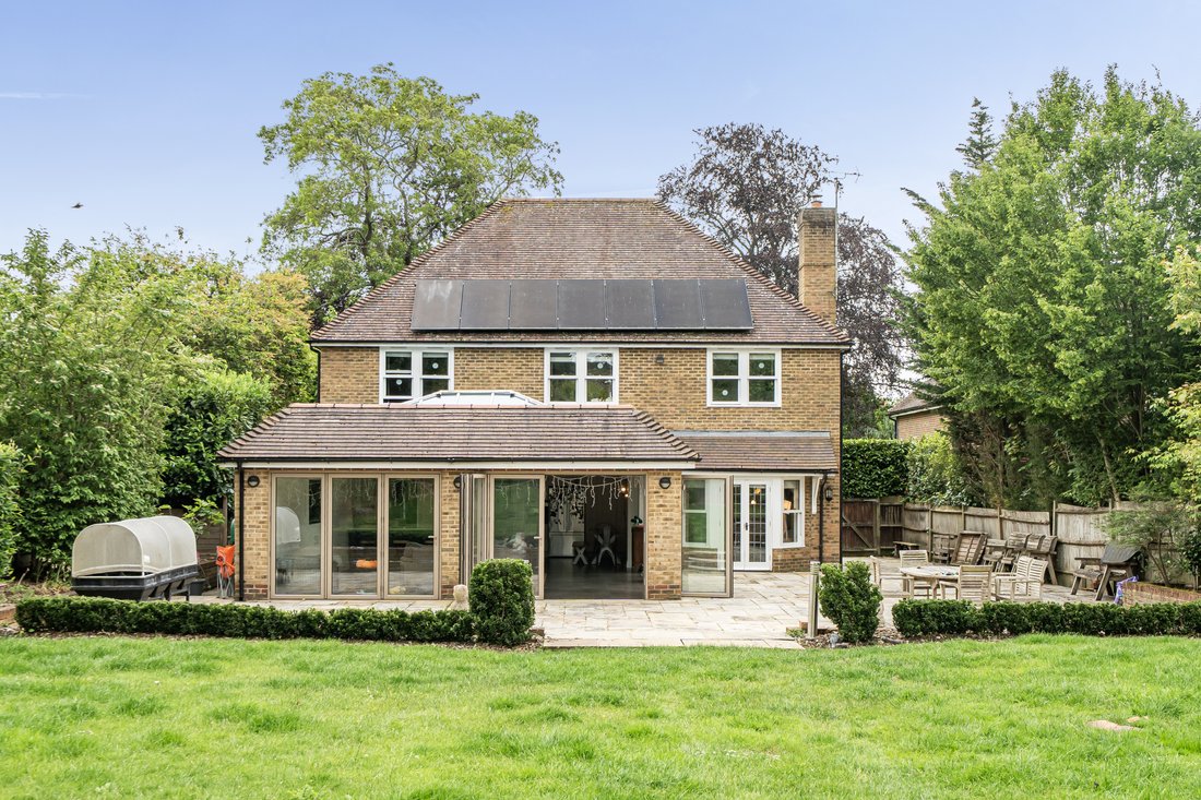 House in Kingswood, Reigate and Banstead, England 3 - 18324939