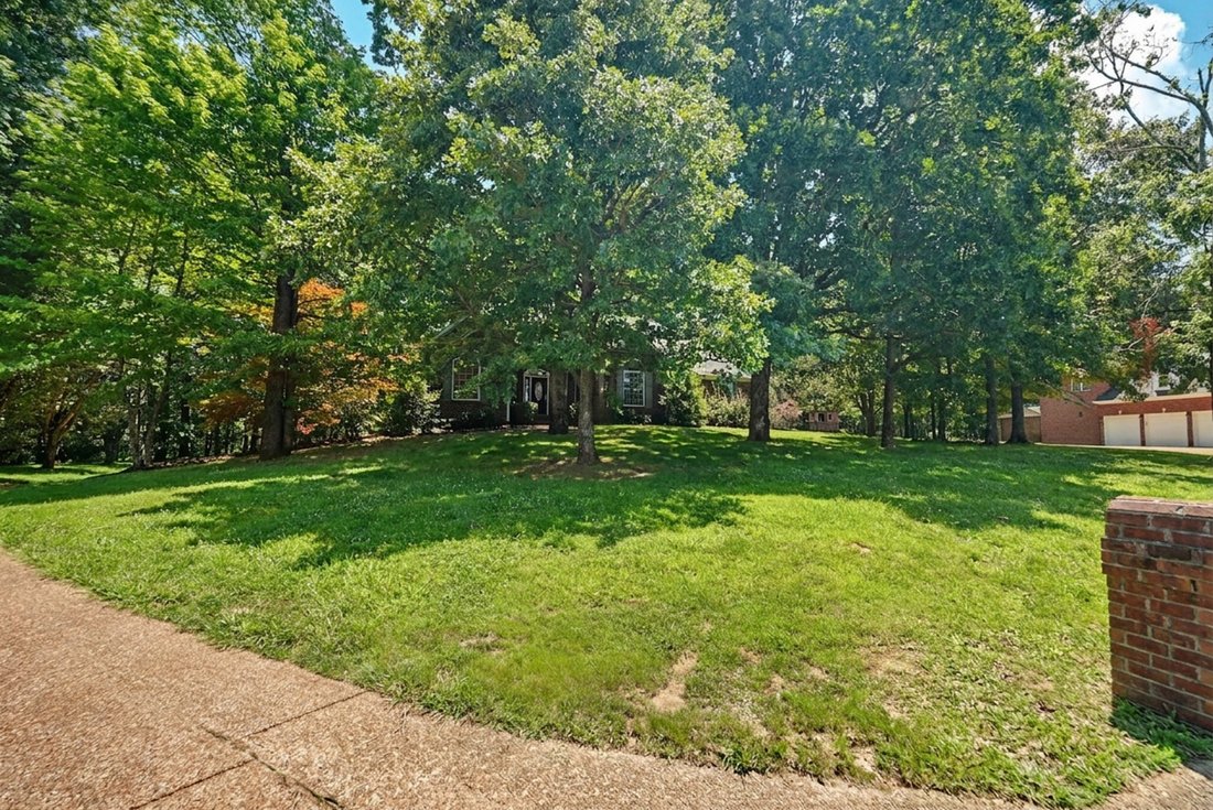 House in Bon Aqua, Tennessee, United States 4 - 18324629