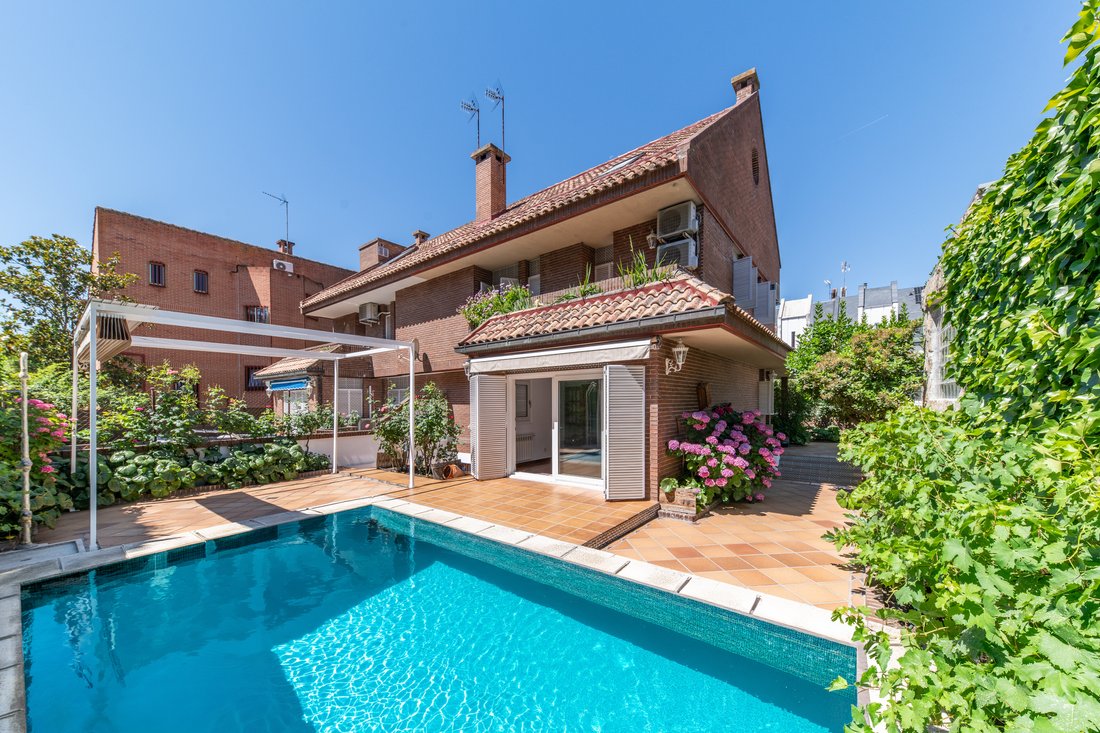 House in Pozuelo de Alarcon, Comunidad de Madrid, Spain 1 - 18324863