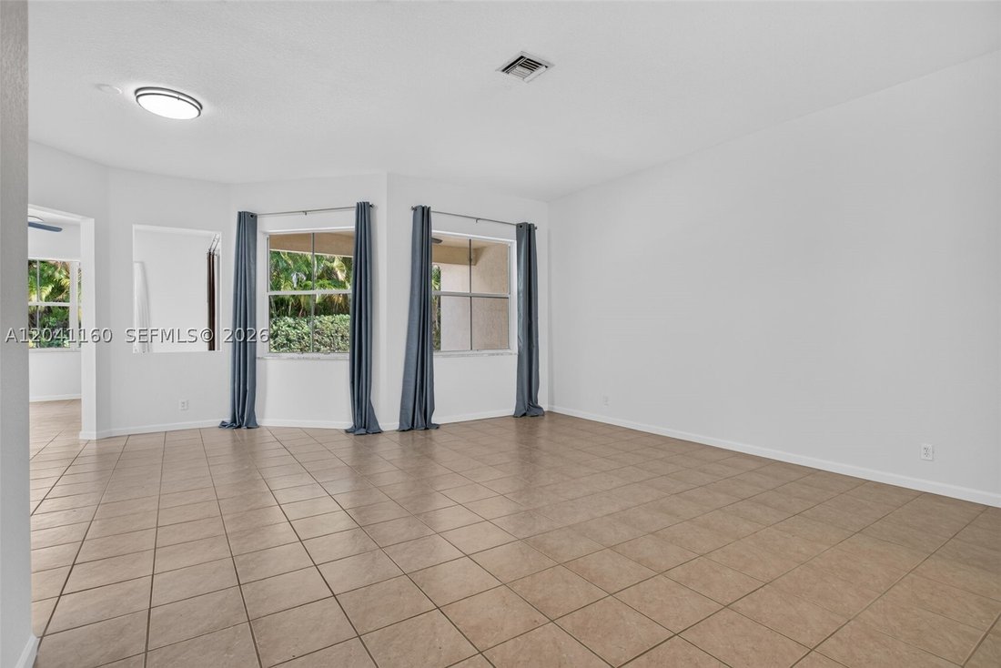 House in Weston, Florida, United States 4 - 18324185
