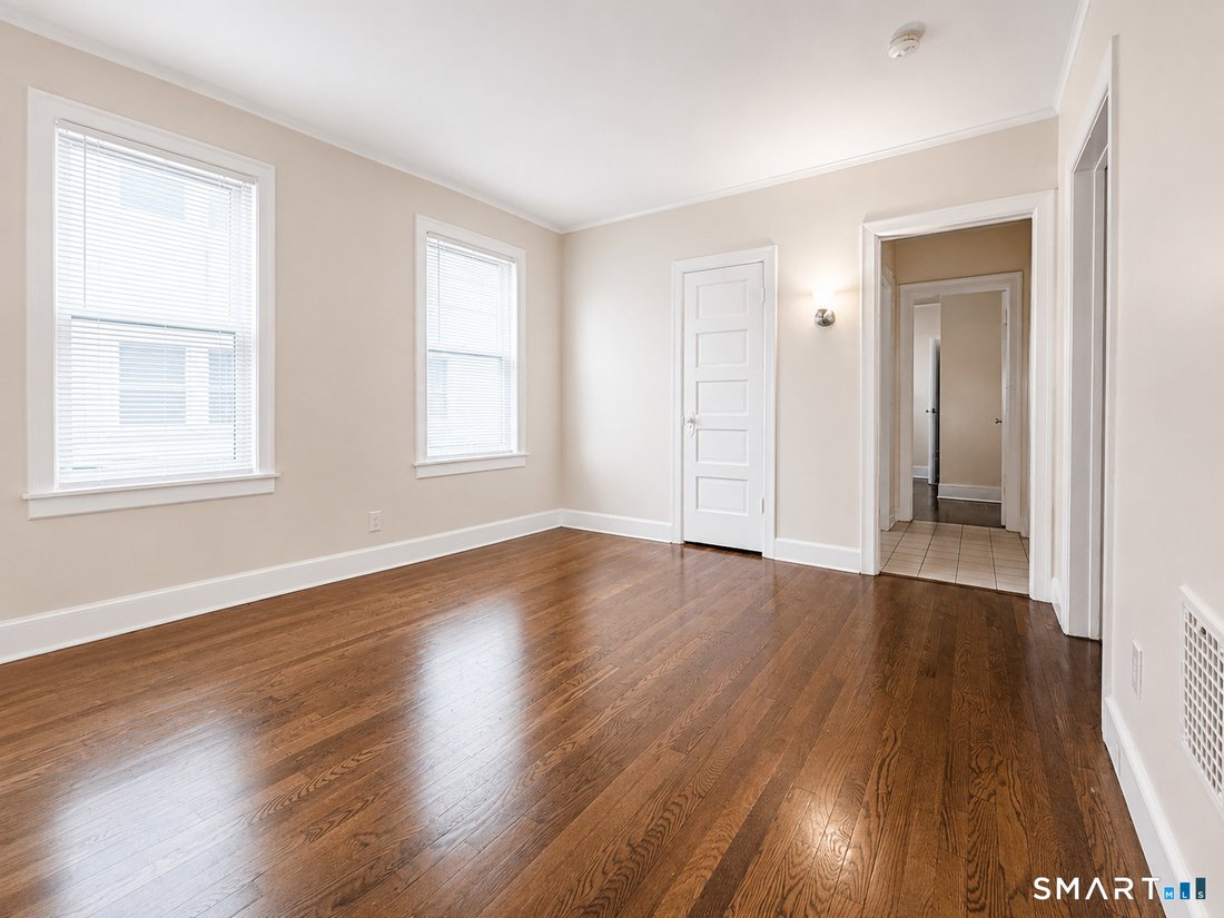 House in Bridgeport, Connecticut, United States 4 - 18324132