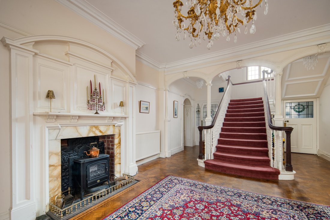 House in Wootton Bridge, England 4 - 18324870