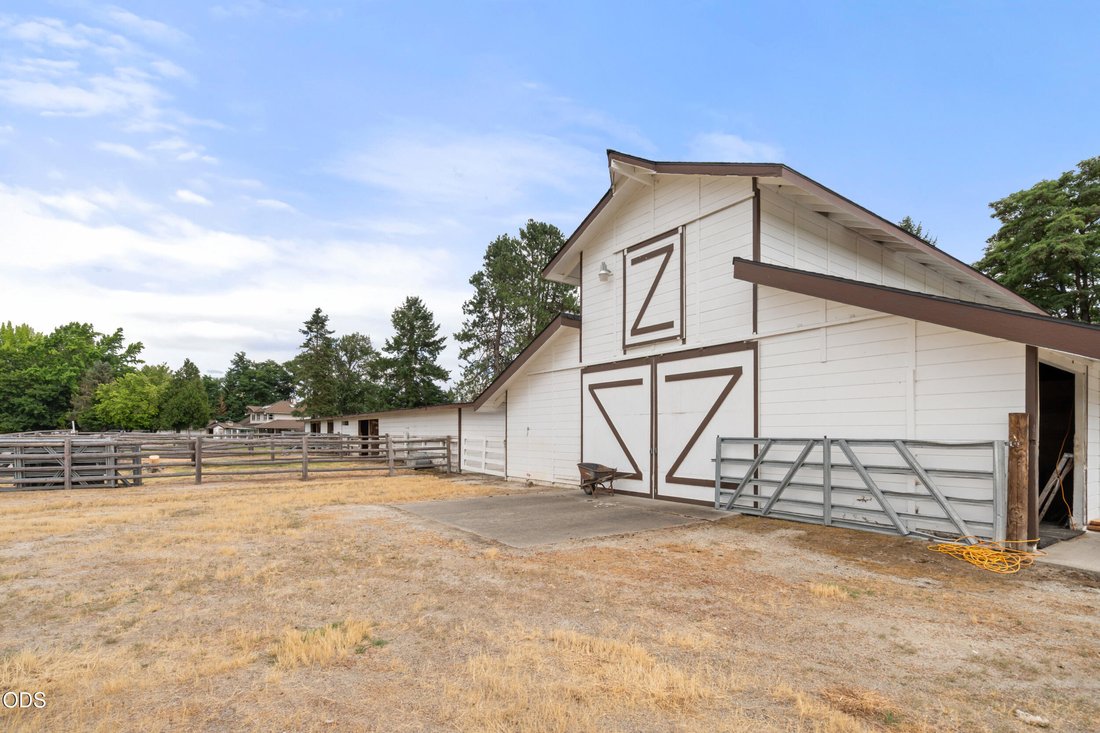 House in Grants Pass, Oregon, United States 5 - 18324146