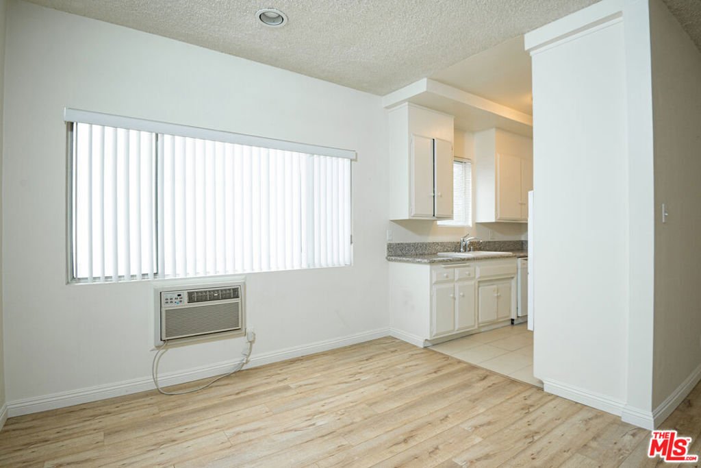 Beverly Hills, California, United States 3 - 18324353