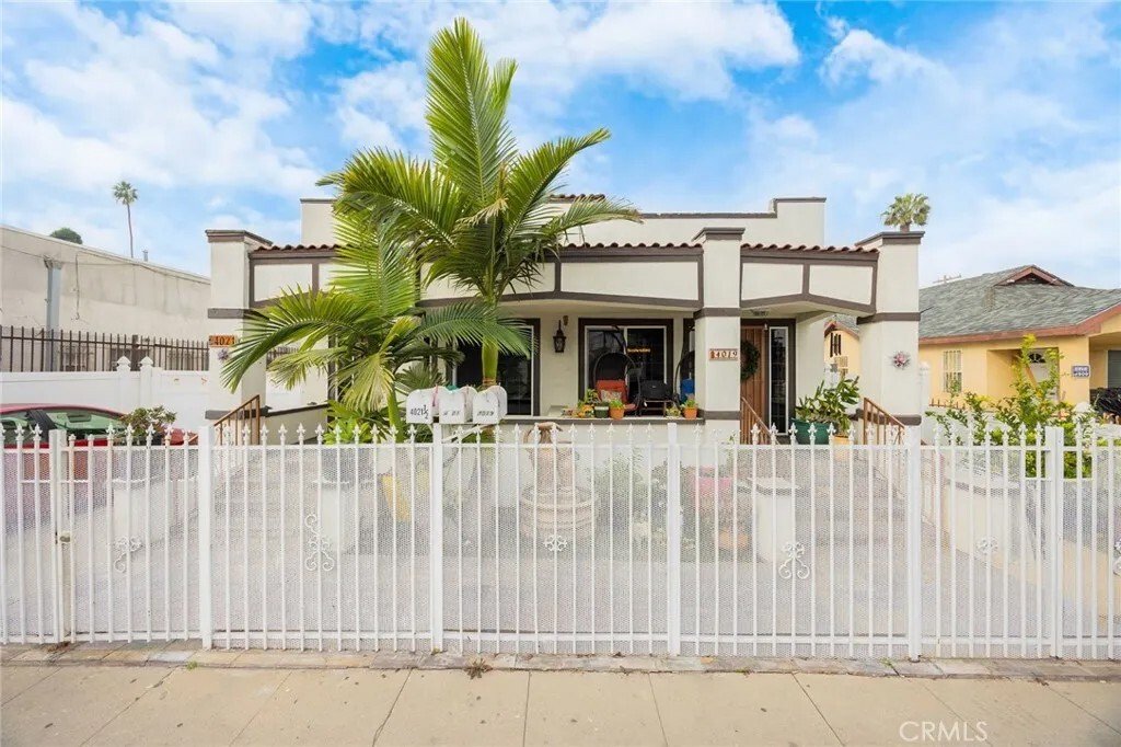 Los Angeles, California, United States 1 - 18324445