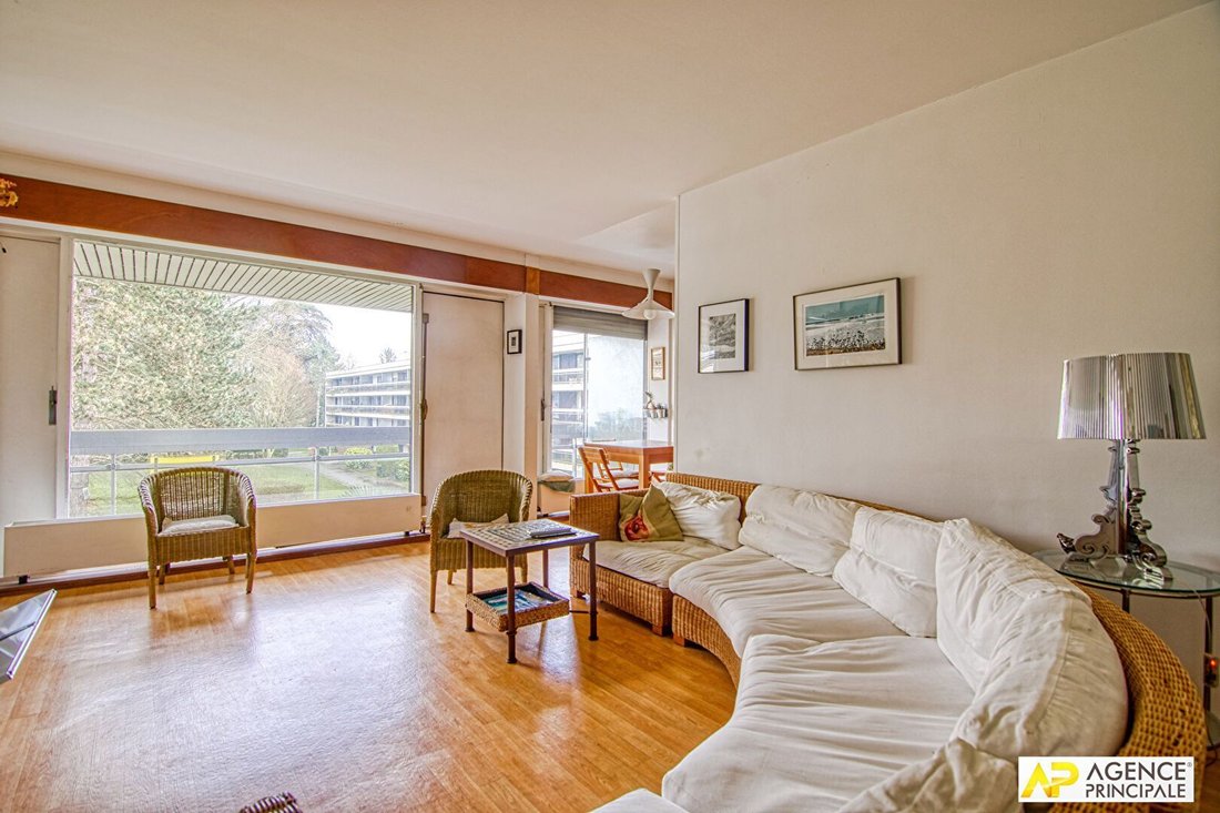 Apartment in Domaine National du Château, Versailles, France 2 - 18324827