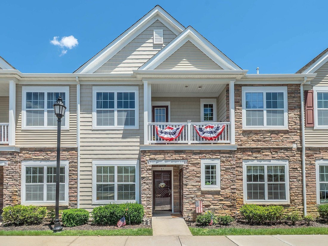 Condo in Massapequa, New York, United States 1 - 18324036