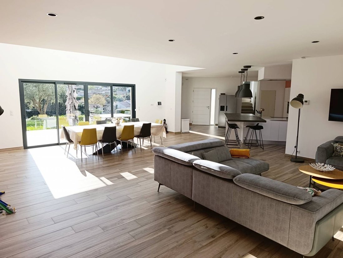 Villa in Bourg-Saint-Andéol, Auvergne-Rhône-Alpes, France 4 - 18324849