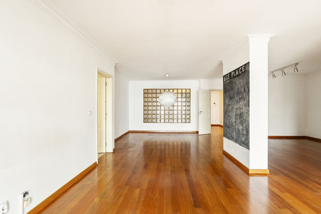 Apartment in Estoril, Cascais e Estoril, Lisbon 4 - 18325322