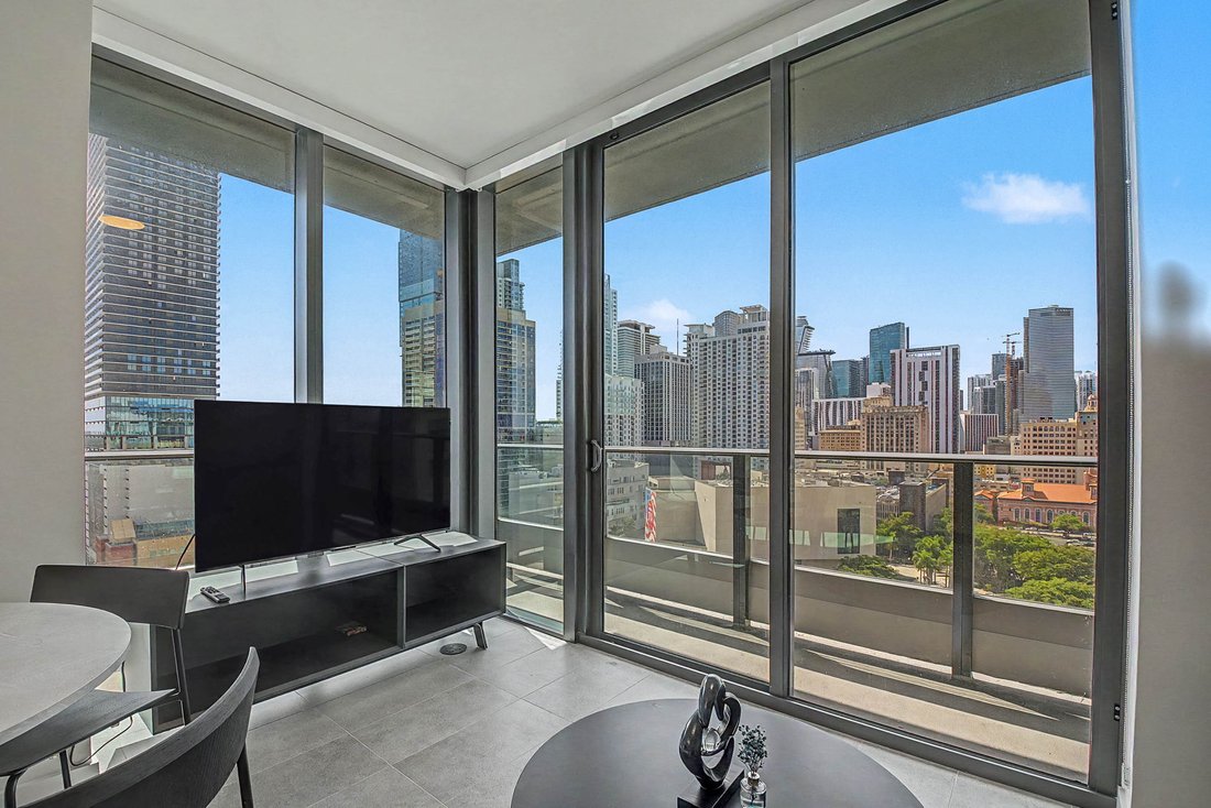 Condo in Miami, Florida, United States 4 - 18325043