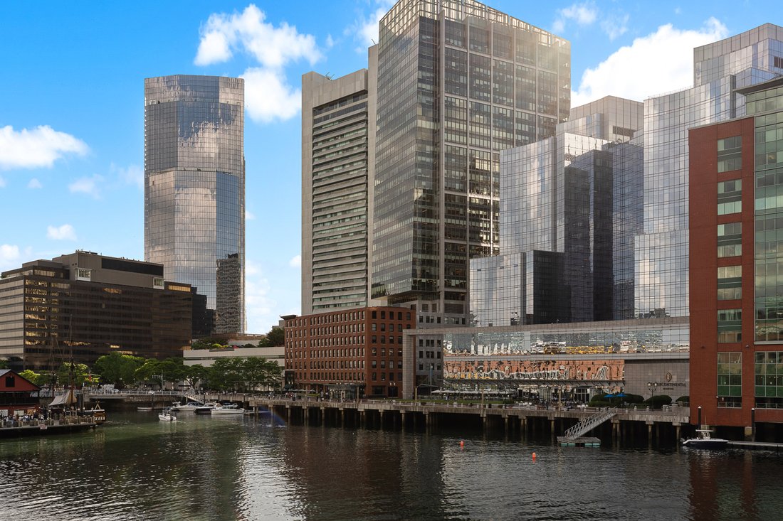 Condo in Boston, Massachusetts, United States 4 - 18325045