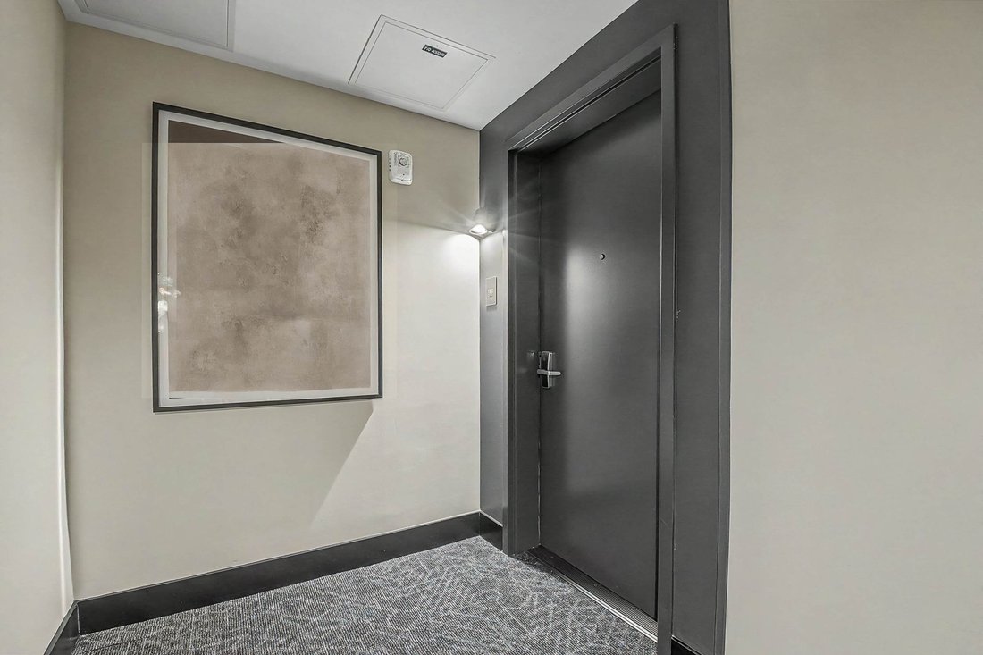 Condo in Miami, Florida, United States 5 - 18325043