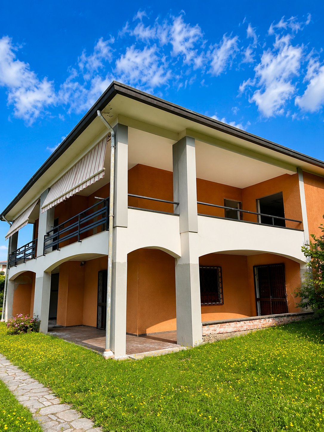 Villa a Comerio, Lombardia, Italia 4 - 18325182