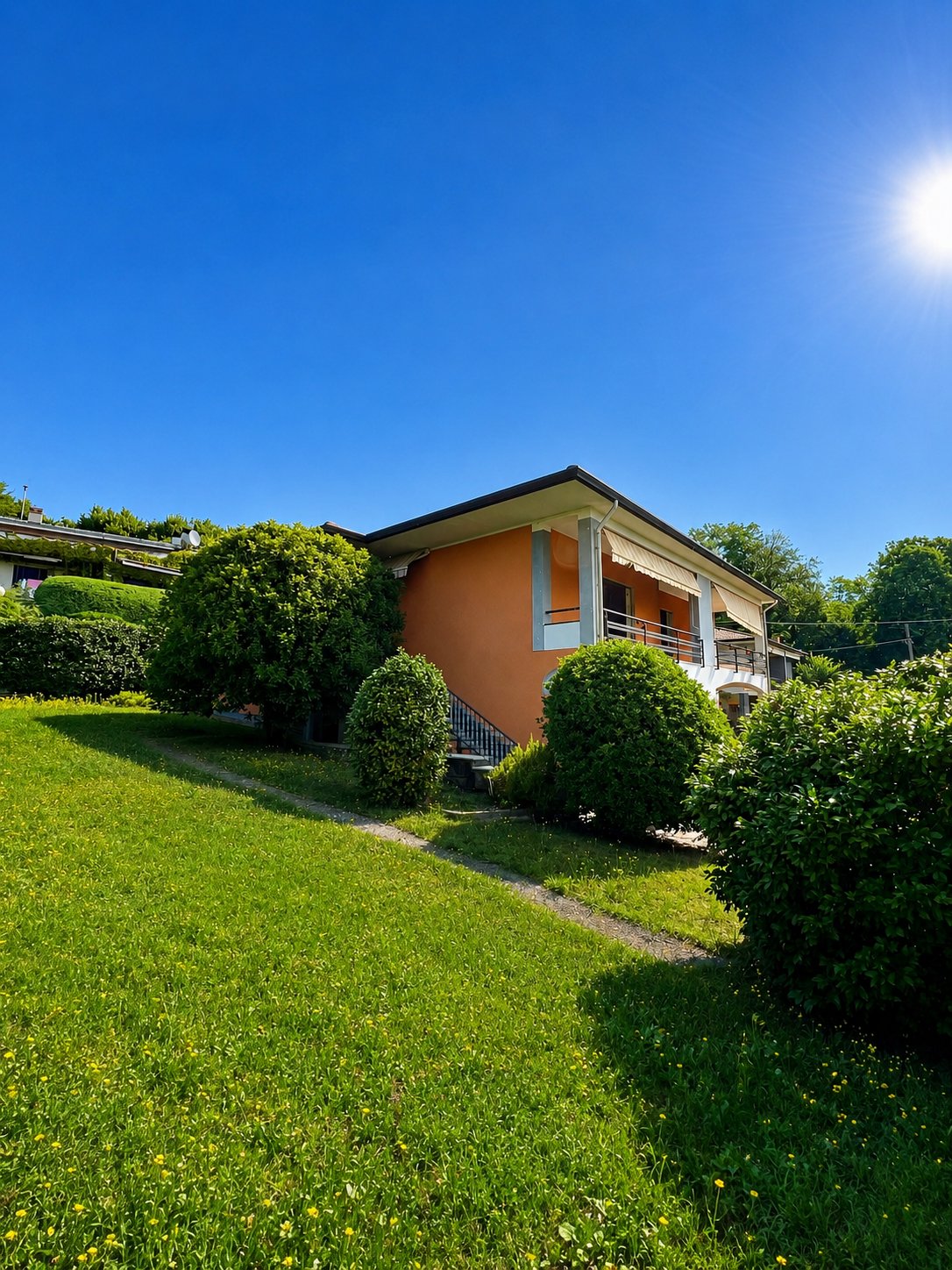 Villa a Comerio, Lombardia, Italia 2 - 18325182