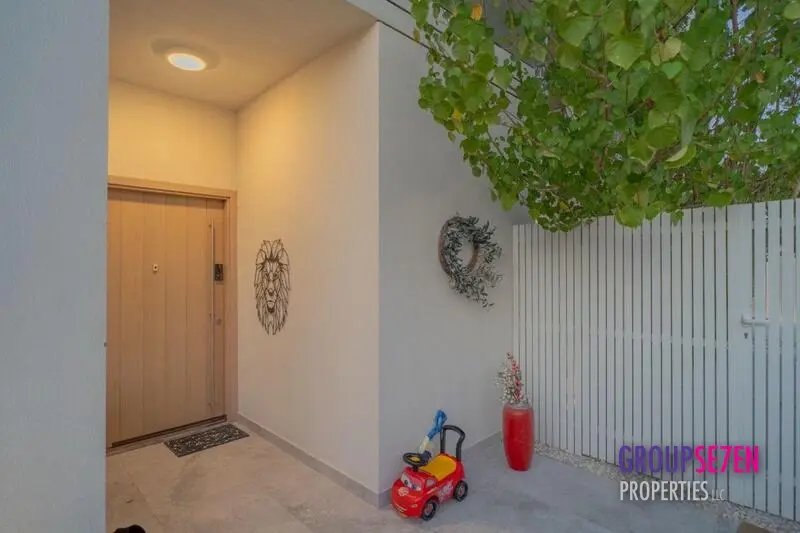 Townhouse in Hadaeq Sheikh Mohammed Bin Rashid, Dubai, United Arab Emirates 5 - 18325184