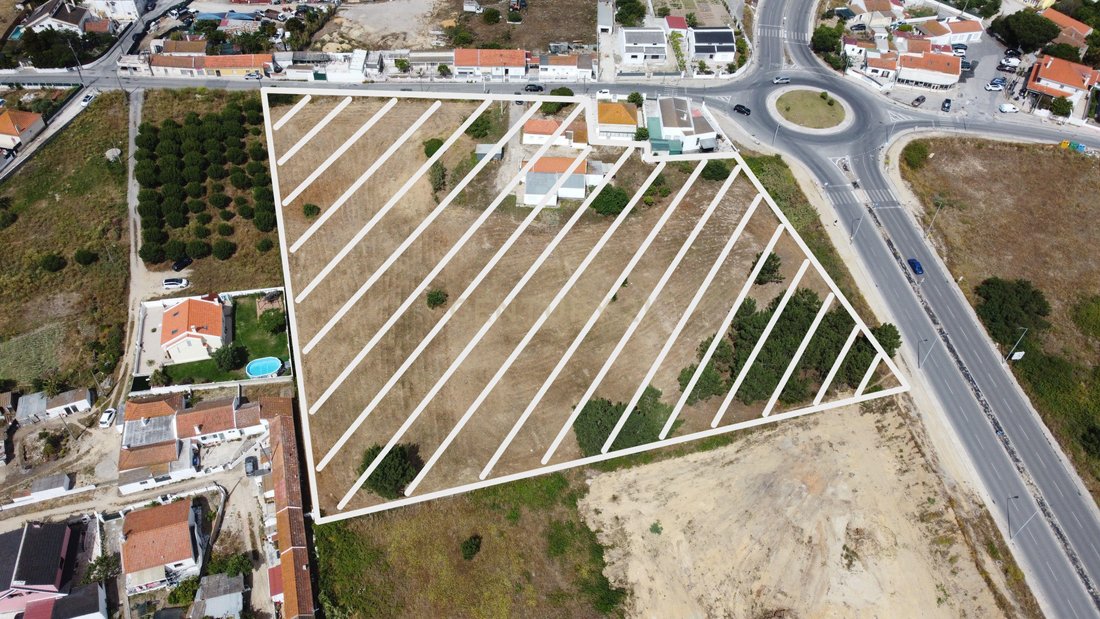 Land in Charneca de Caparica e Sobreda, Setubal, Portugal 1 - 18325204