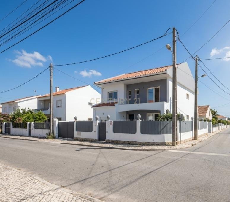 Villa in Charneca de Caparica e Sobreda, Setubal, Portugal 1 - 18325285