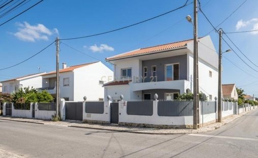 Villa in Charneca de Caparica und Sobreda, Setúbal Municipality, Portugal 1