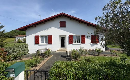 House in Lahonce, Nouvelle-Aquitaine, France 1