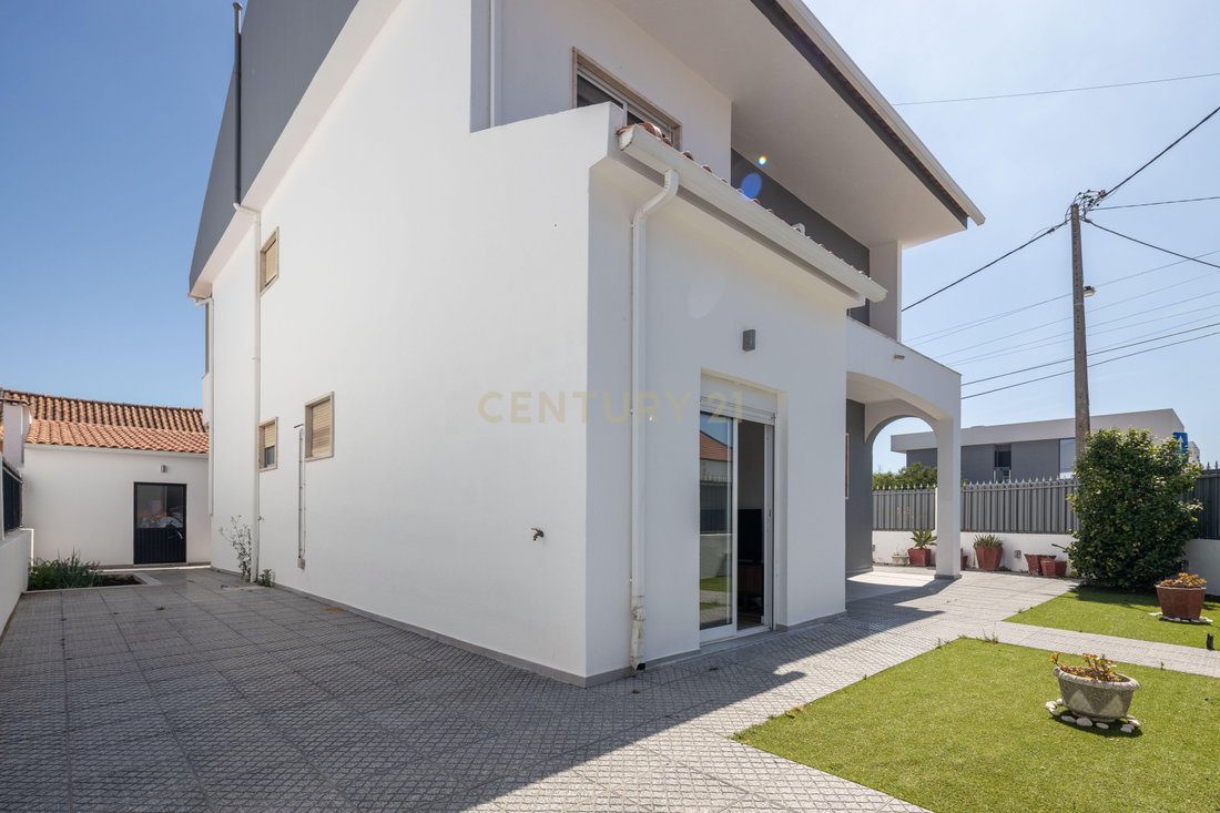 Villa in Charneca de Caparica e Sobreda, Setubal, Portugal 2 - 18325285