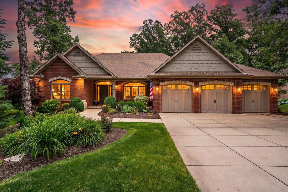 House in Crown Point, Indiana, United States 1 - 18325114