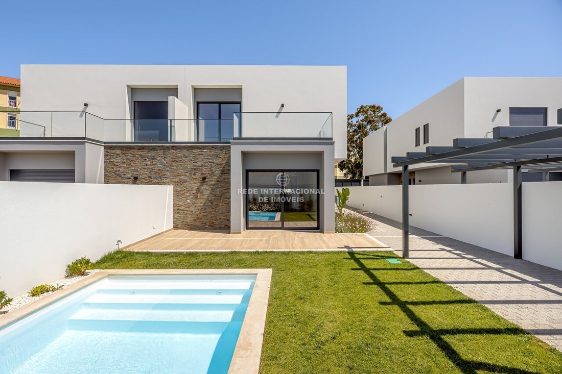 House in Parede, Lisbon, Portugal 1 - 18326518