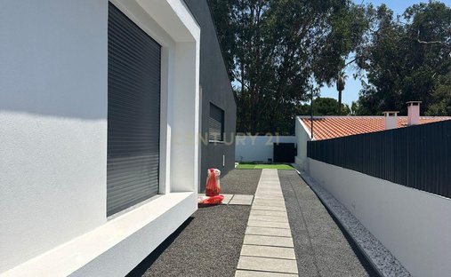 Villa in Charneca de Caparica e Sobreda, Setubal, Portugal 1