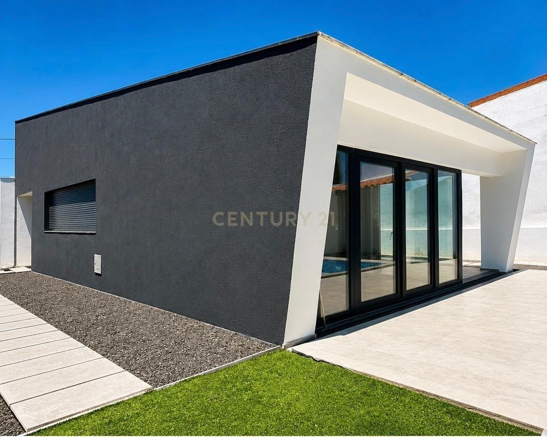 Villa in Charneca de Caparica e Sobreda, Setubal, Portugal 1 - 18325209